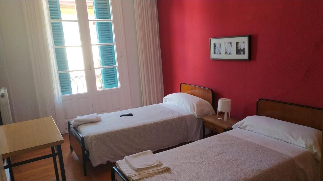 Pension Manoli Bilbao Ngoại thất bức ảnh