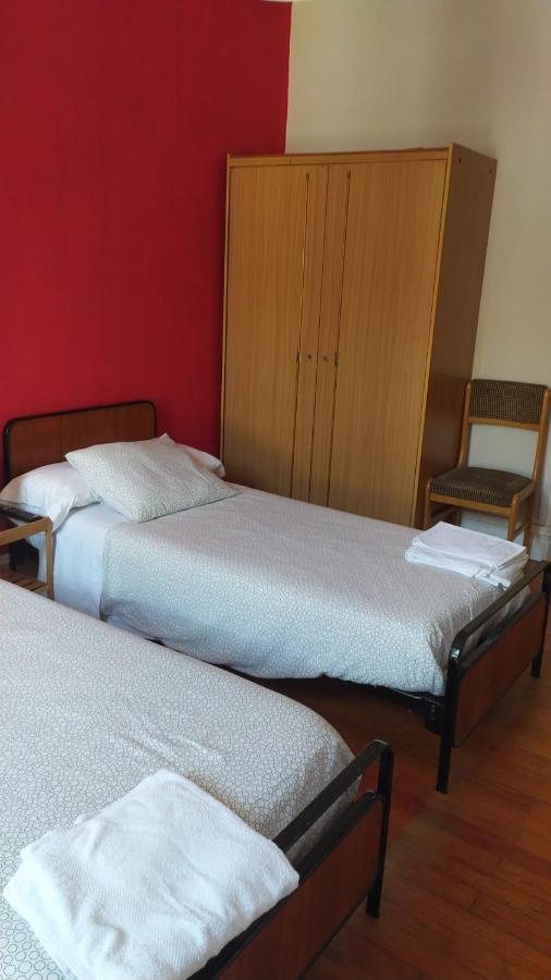 Pension Manoli Bilbao Ngoại thất bức ảnh