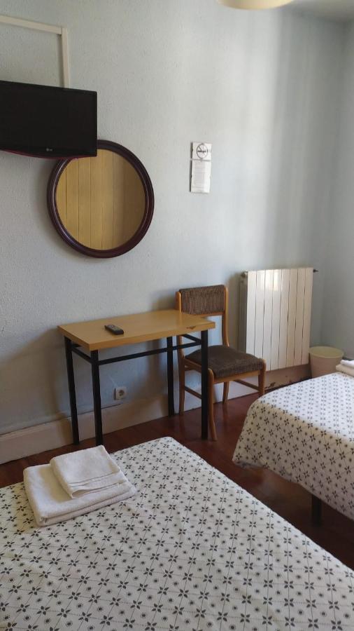 Pension Manoli Bilbao Ngoại thất bức ảnh