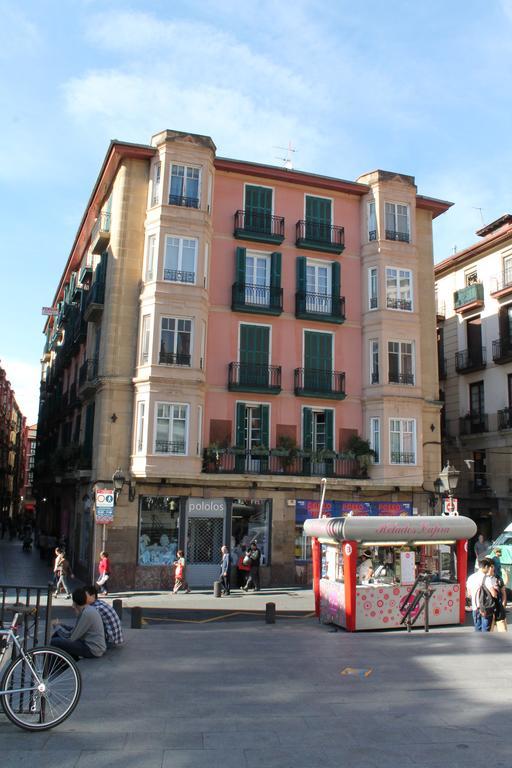 Pension Manoli Bilbao Ngoại thất bức ảnh