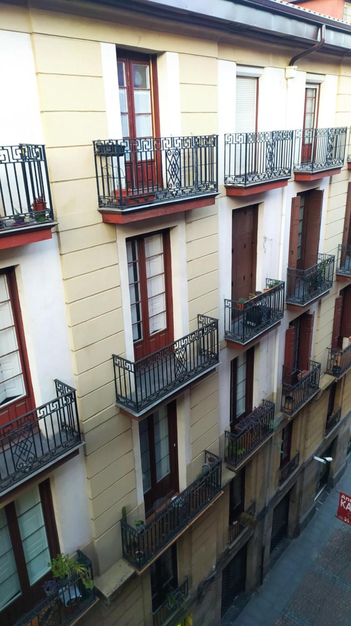 Pension Manoli Bilbao Ngoại thất bức ảnh